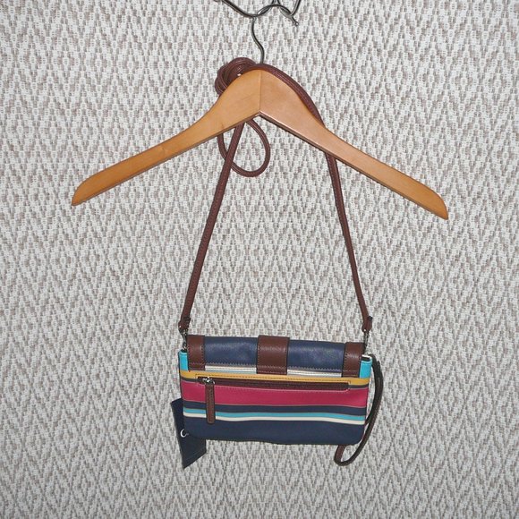 NWT Chaps Crossbody Shoulder Bag Wristlet Purse - Picture 4 of 7